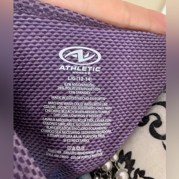 Athletic, Women’s purple top with back cutouts! Size 12/14 - Picture 5 of 7